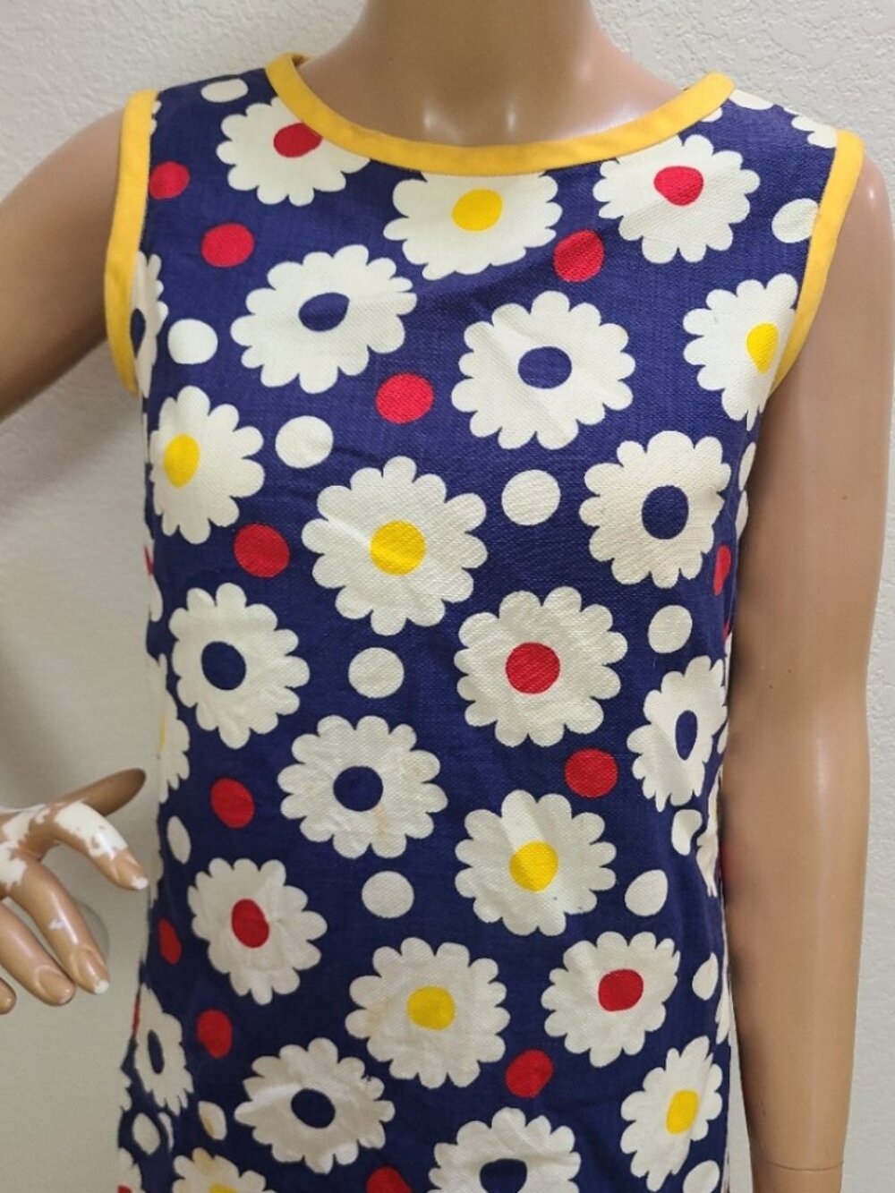 VINTAGE 1960s MOD GOGO MINI DRESS SHIFT DRESS FLORAL PRINT PIQUE sz S - Picture 2 of 7